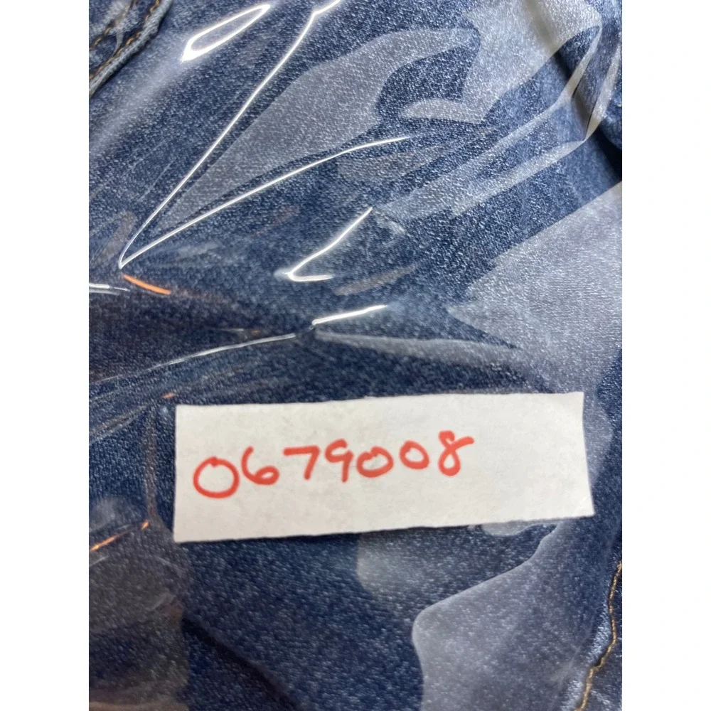 Levis levi mid